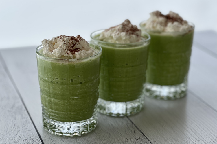 This refreshing Shamrock Shake can be enjoyed as a snack, for dessert, or as a meal replacement by adding collagen powder or protein powder.